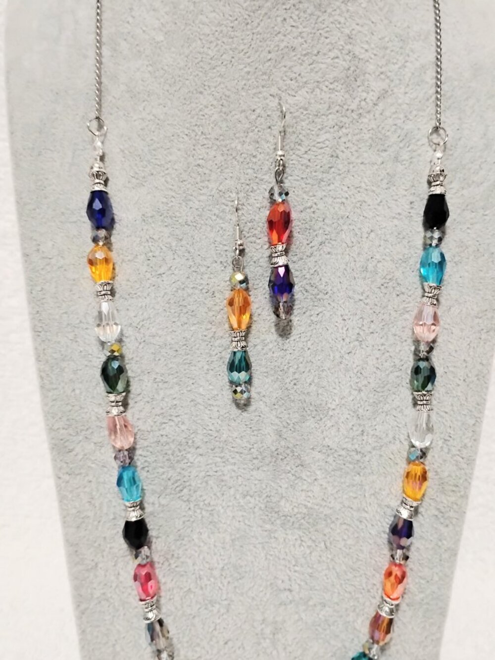 Matching Set Fashion Jewelry 31" Colorful Glass Teardrop Necklace & Earrings - Picture 2 of 8
